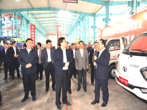 市新旧动能转换重大项目推进会jbo竞博集团科普教育基地举行观摩